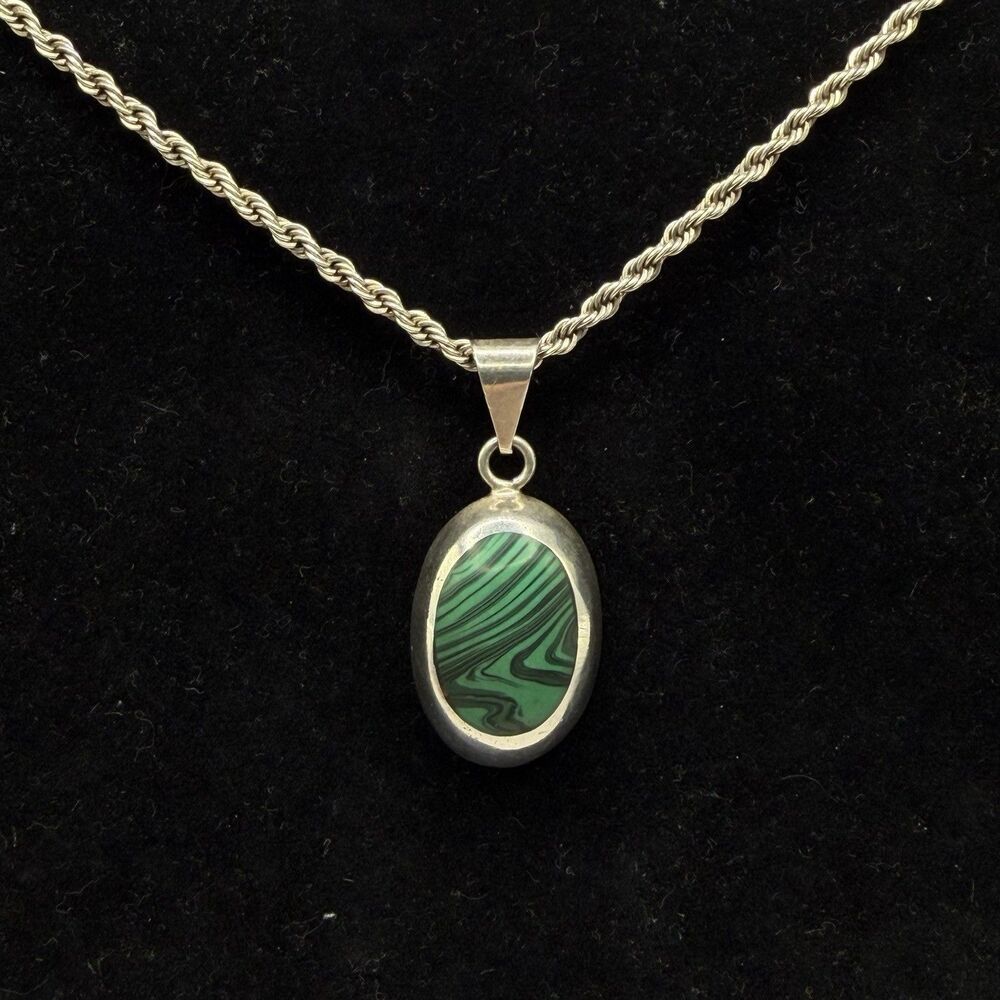 925 Sterling Silver Green Malachite Pendant Necklace 24" Rope Chain 30.7g